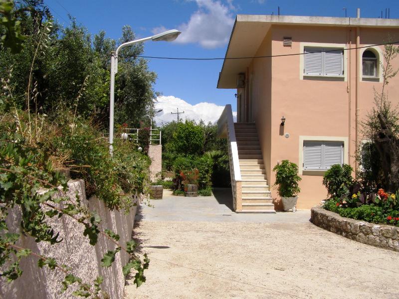 Apostolos & Eleni Family Apartments ペラマ エクステリア 写真