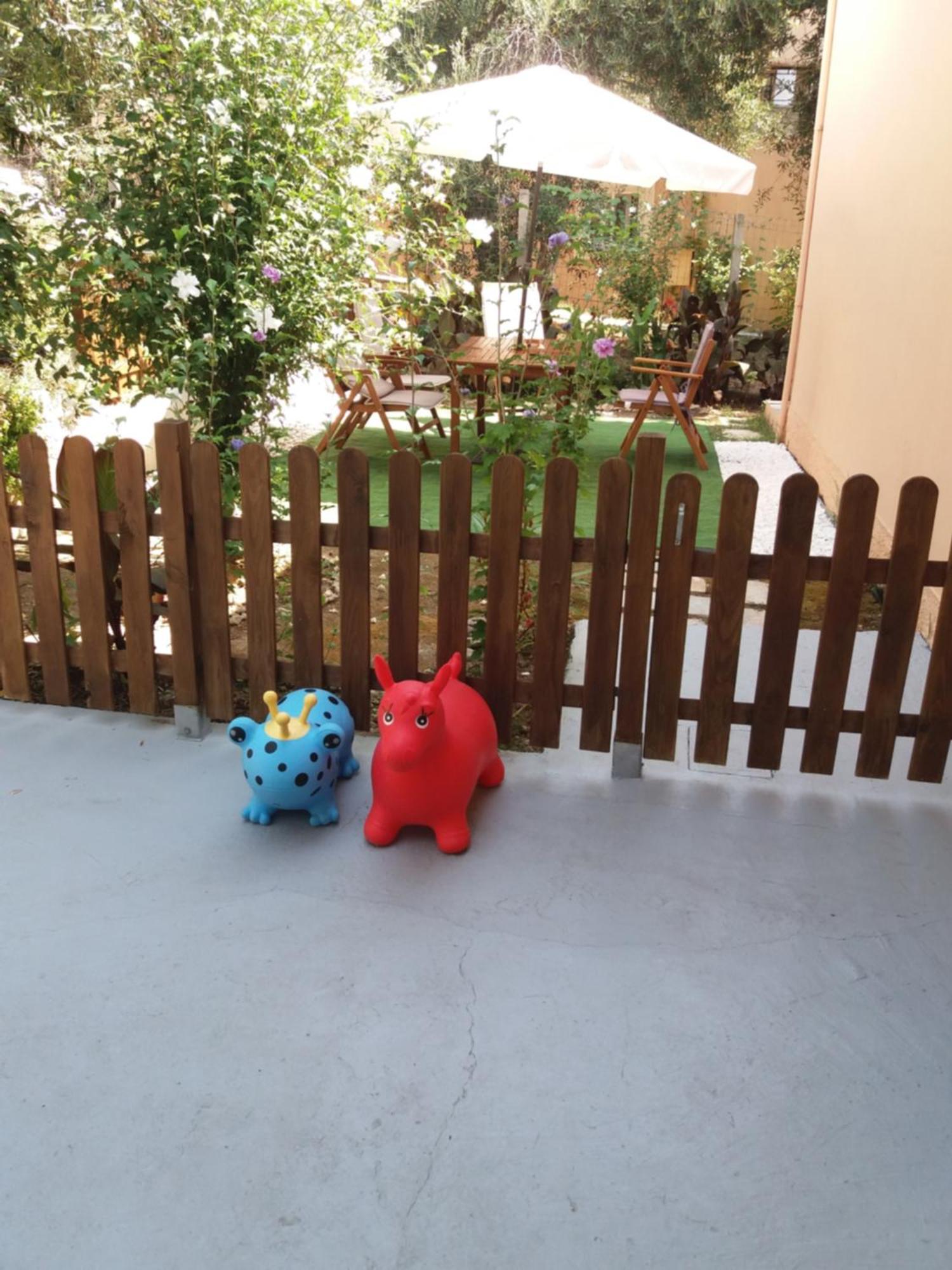 Apostolos & Eleni Family Apartments ペラマ エクステリア 写真