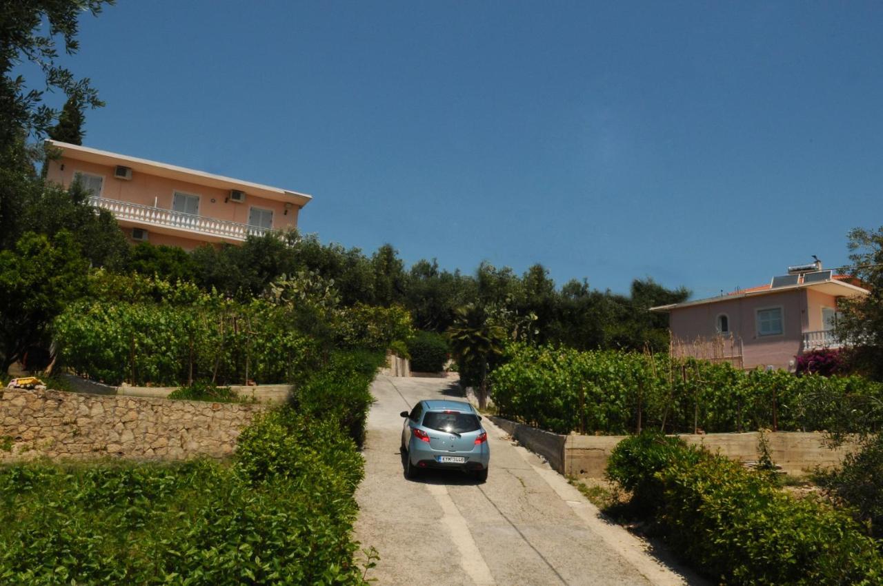 Apostolos & Eleni Family Apartments ペラマ エクステリア 写真